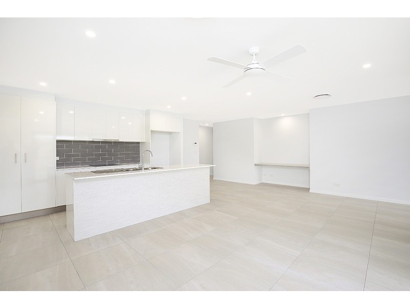 Duplex 2 Brampton Way, Creekwood, Meridan Plains QLD 4551