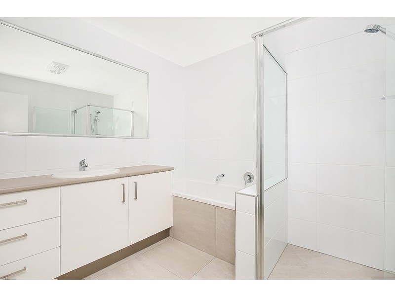 Duplex 2 Brampton Way, Creekwood, Meridan Plains QLD 4551