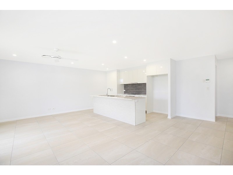 Duplex 2 Brampton Way, Creekwood, Meridan Plains QLD 4551