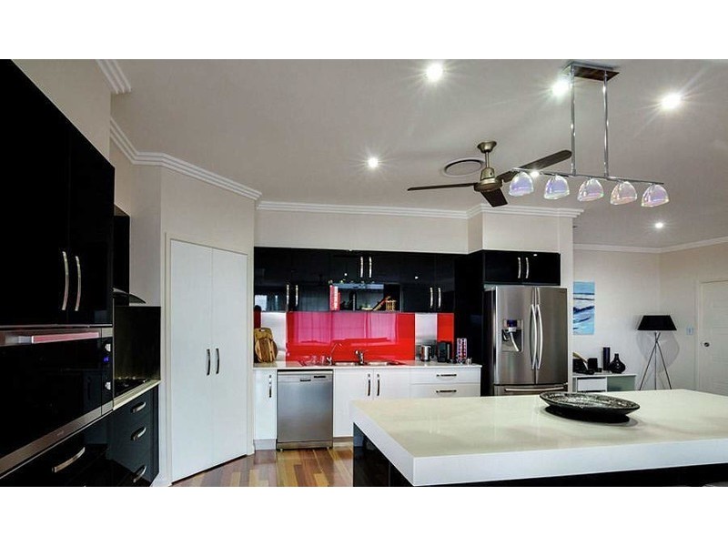 5 Swissalp Drive, Urraween QLD 4655