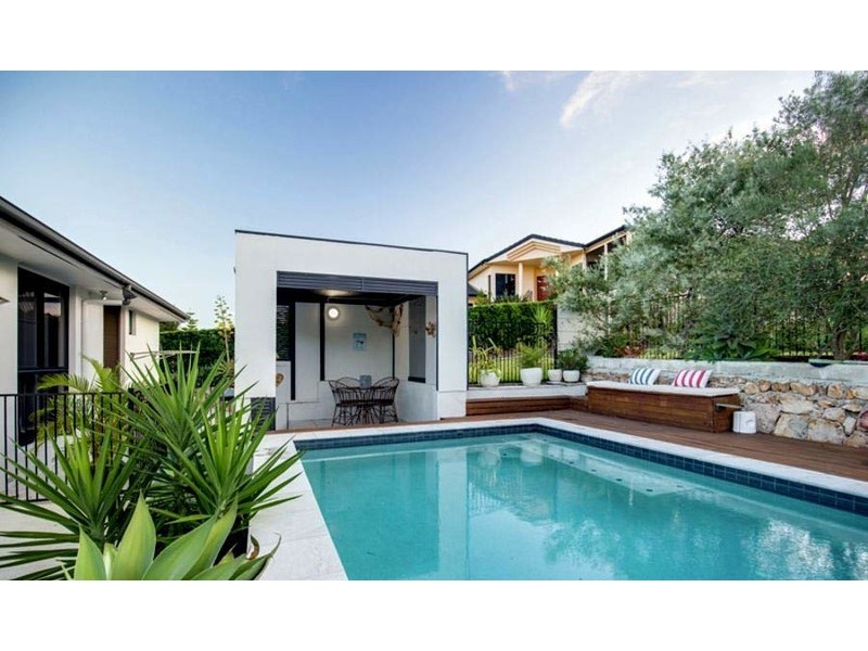 5 Swissalp Drive, Urraween QLD 4655