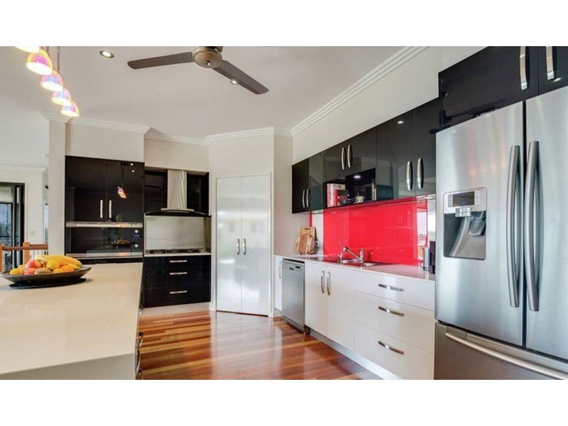 5 Swissalp Drive, Urraween QLD 4655