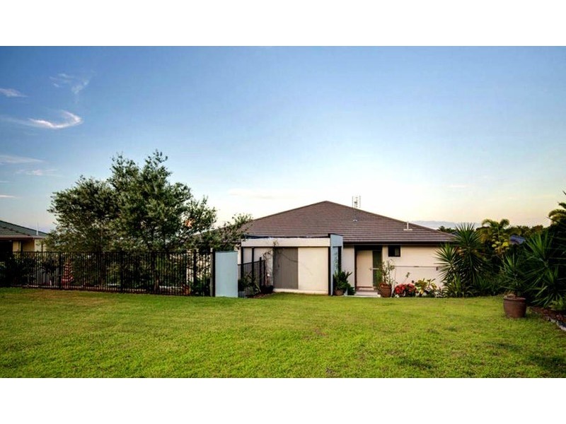 5 Swissalp Drive, Urraween QLD 4655