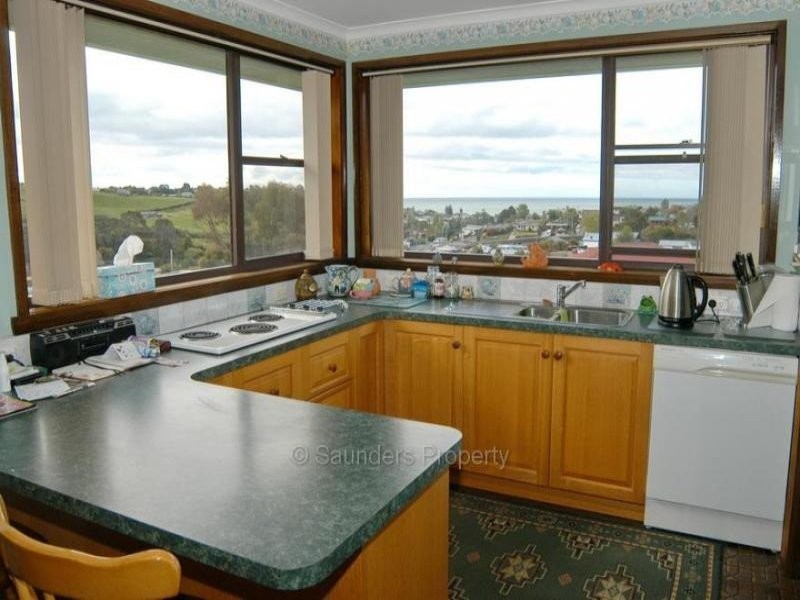 83 Ironcliffe Road, Penguin TAS 7316