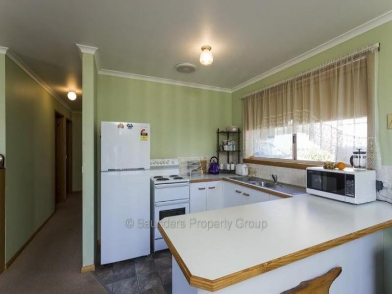 1/33 Lawrence Drive, Devonport TAS 7310