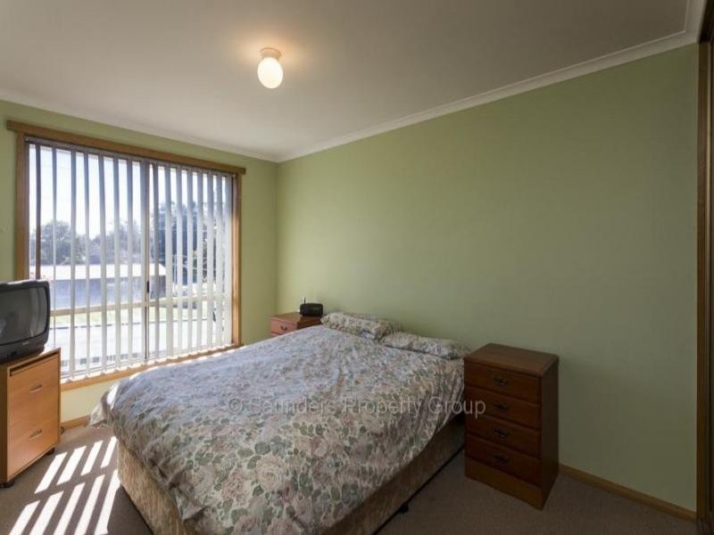 1/33 Lawrence Drive, Devonport TAS 7310