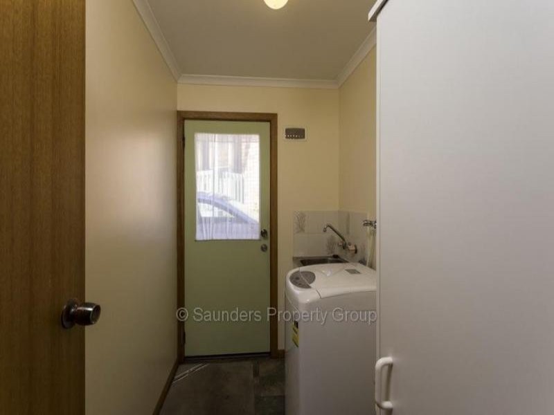 1/33 Lawrence Drive, Devonport TAS 7310