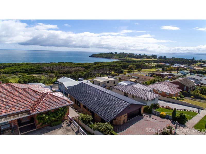 12 Cromwell Crescent, Devonport TAS 7310