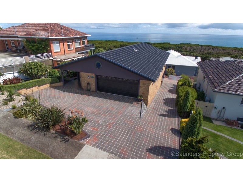 12 Cromwell Crescent, Devonport TAS 7310