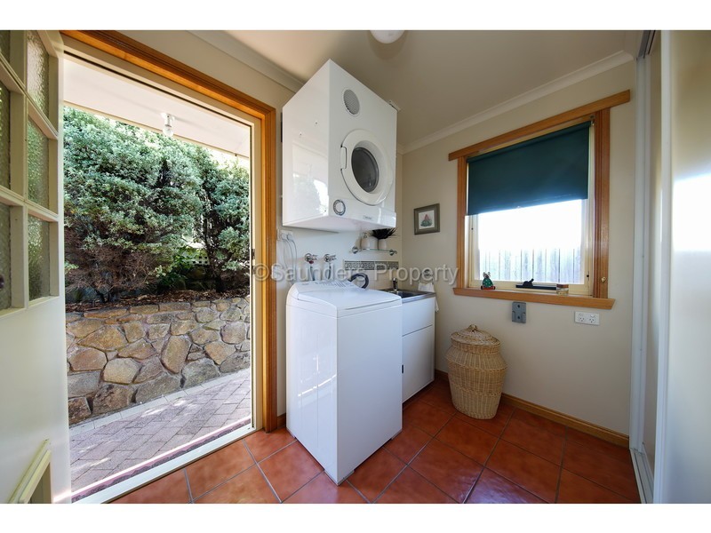 9 Pengali Place, Devonport TAS 7310