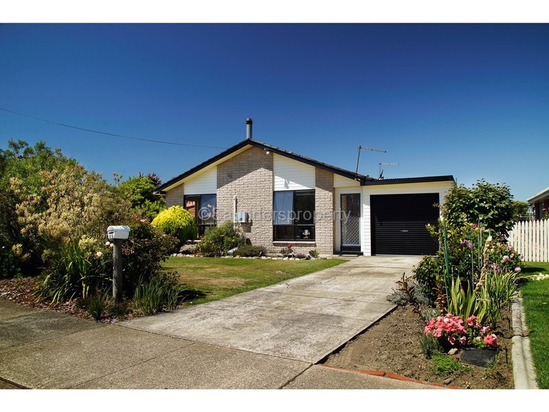 25 Greenway Avenue, Devonport TAS 7310