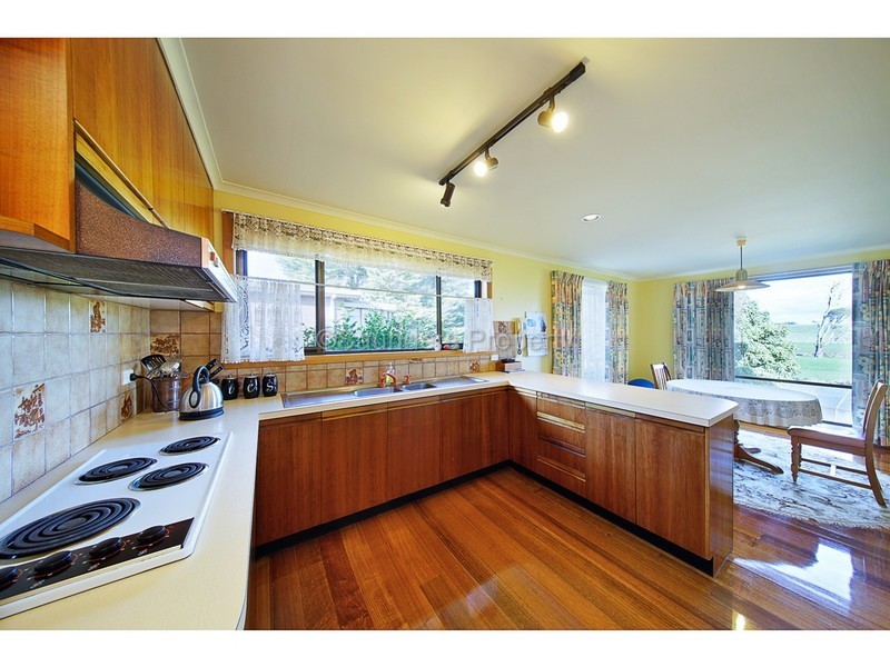 2 Ritchie Avenue, Downlands TAS 7320