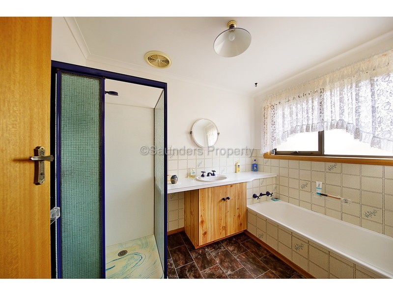 2 Ritchie Avenue, Downlands TAS 7320