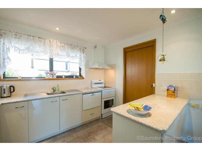 2/3 Cromwell Crescent, Devonport TAS 7310