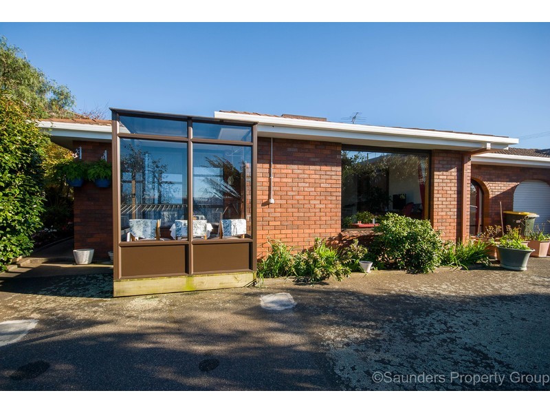2/3 Cromwell Crescent, Devonport TAS 7310