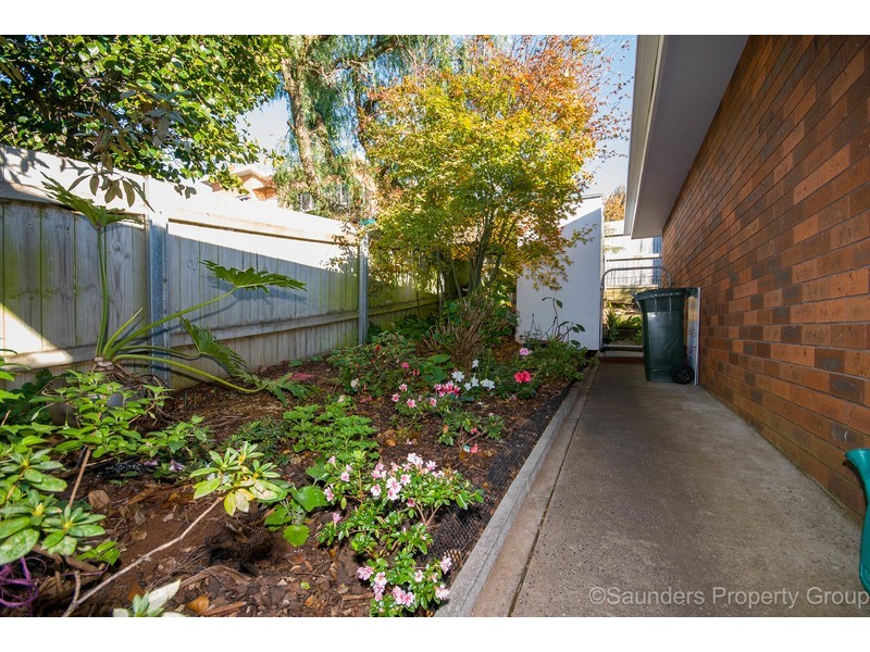 2/3 Cromwell Crescent, Devonport TAS 7310