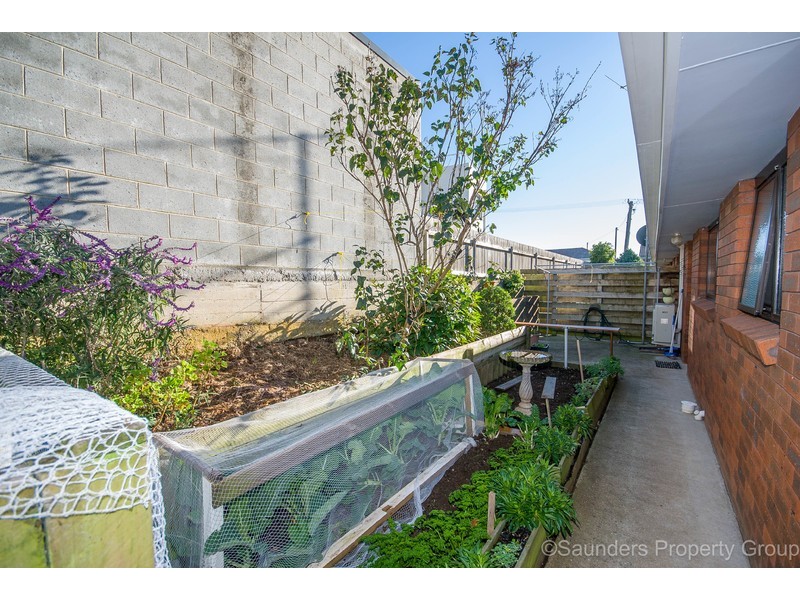 2/3 Cromwell Crescent, Devonport TAS 7310