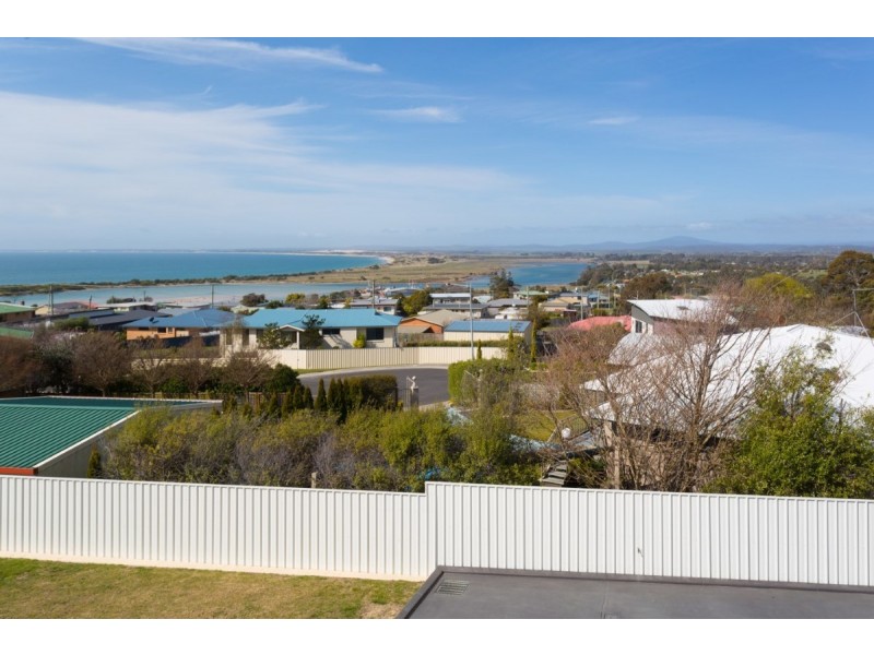 5 Andrews Place, Bridport TAS 7262