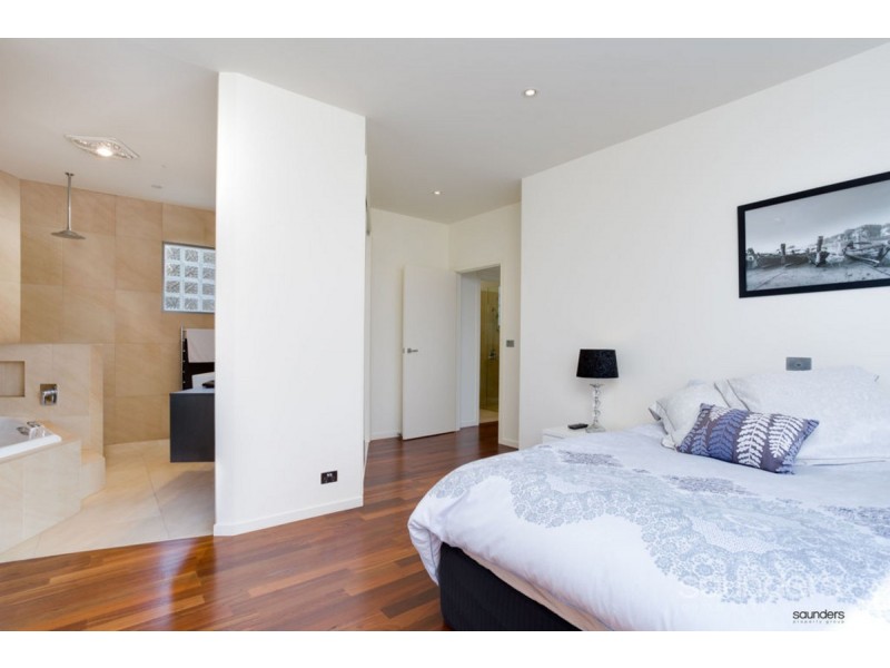 2/5 Andrews Place, Bridport TAS 7262
