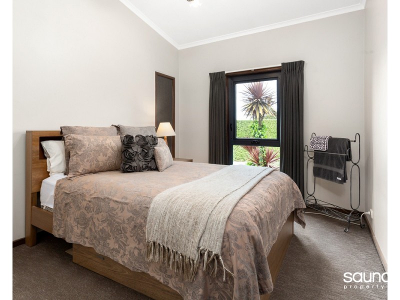 24 Ronald Place, Norwood TAS 7250