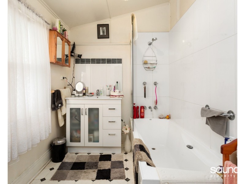 1 Hillside Crescent, West Launceston TAS 7250