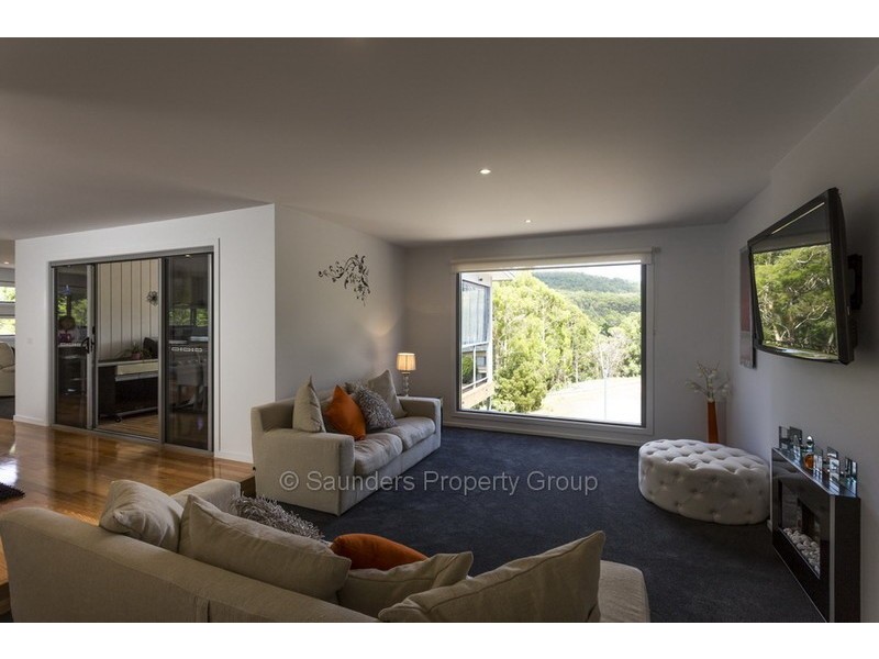 8 Harris Road, Stony Rise TAS 7310
