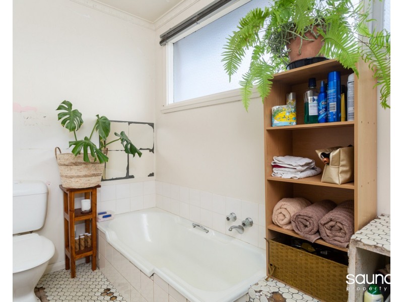 1 Sandown Road, Norwood TAS 7250