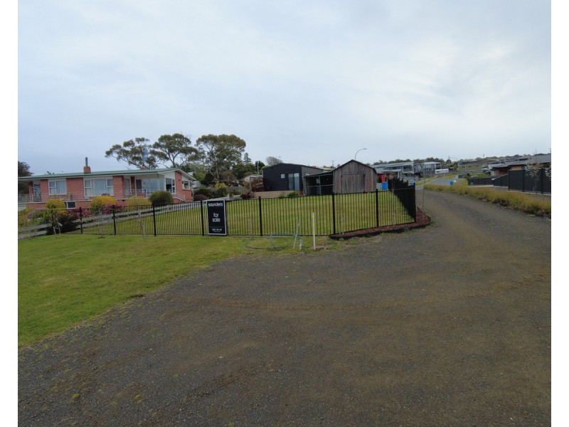 13 Therese Street, Bridport TAS 7262