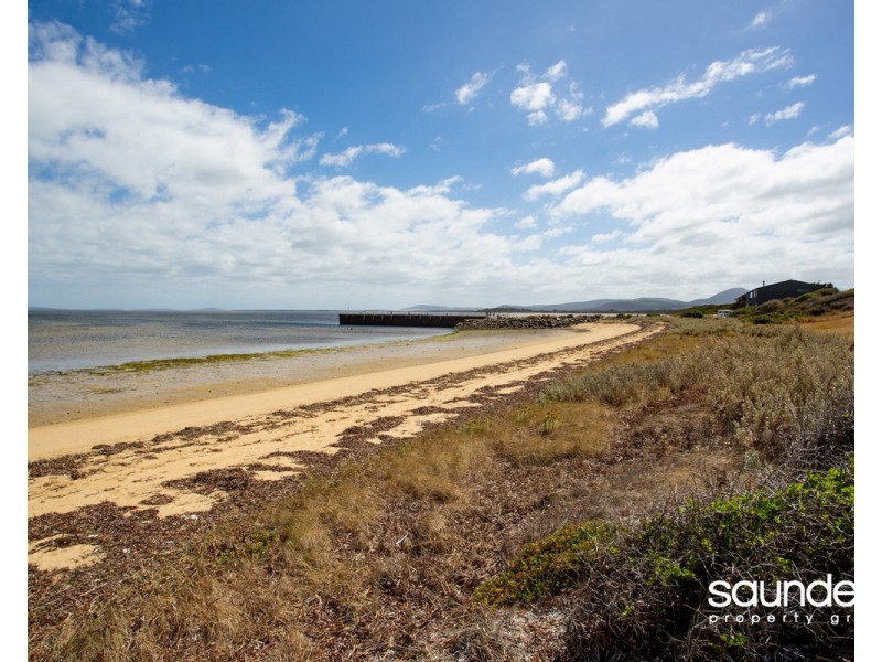 23 Esplanade, Whitemark TAS 7255