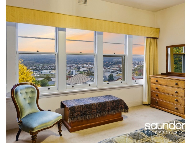 6-8 Broadview Cr, Trevallyn TAS 7250