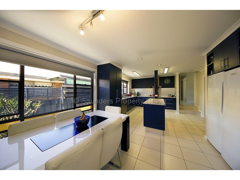 16 Lawrence Drive, Devonport TAS 7310