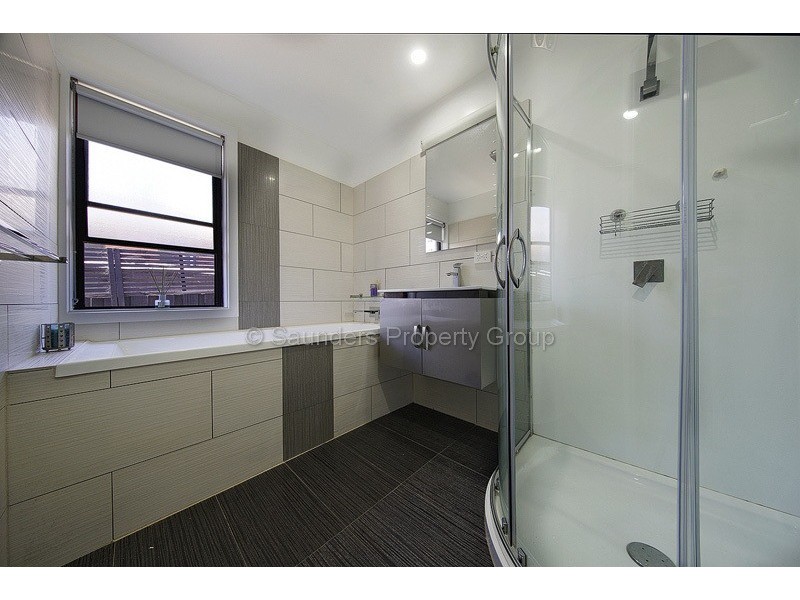 16 Lawrence Drive, Devonport TAS 7310
