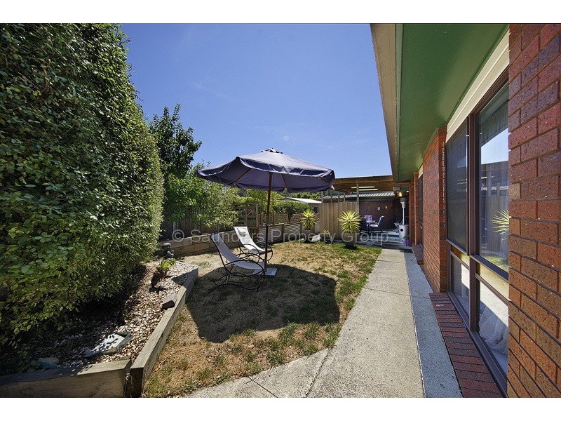 16 Lawrence Drive, Devonport TAS 7310