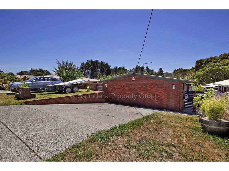 16 Lawrence Drive, Devonport TAS 7310
