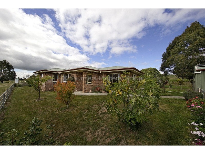3 Adye Street, Roland TAS 7306