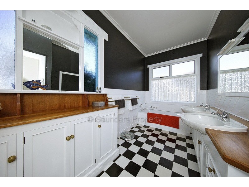 8 Tucker Street, Ulverstone TAS 7315