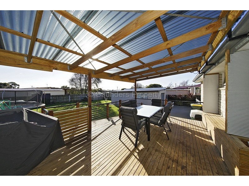 6 Valley Road, Devonport TAS 7310