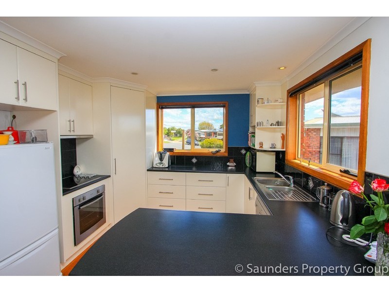 2 Glen Court, Devonport TAS 7310