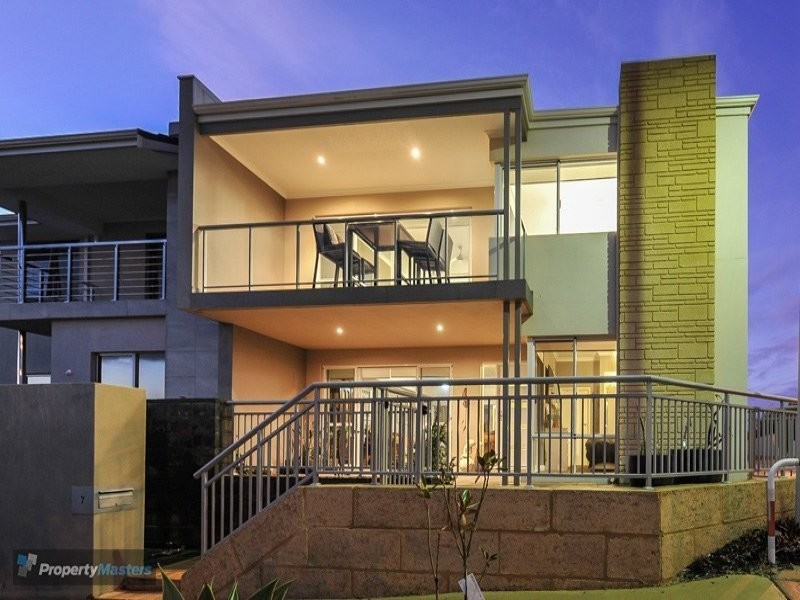 7 Amelia Loop, North Coogee WA 6163