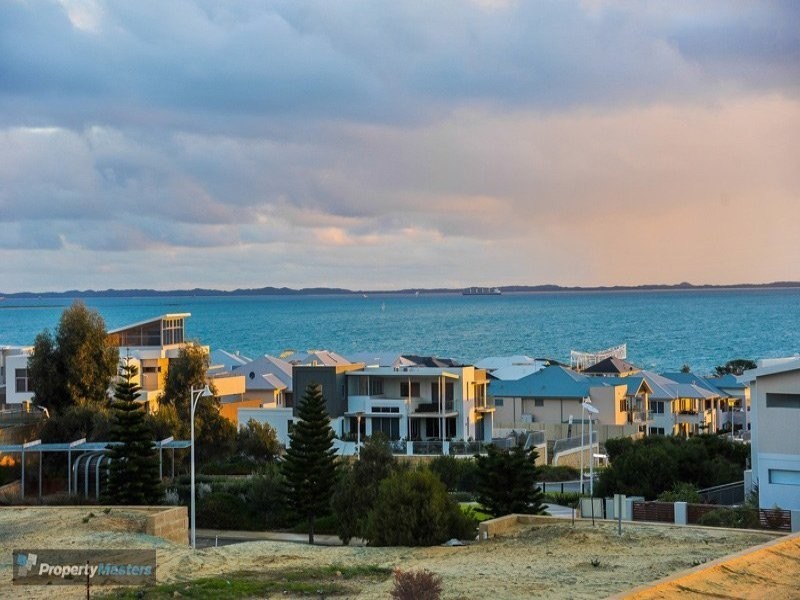 7 Amelia Loop, North Coogee WA 6163