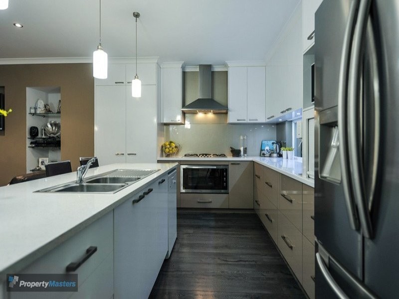 7 Amelia Loop, North Coogee WA 6163