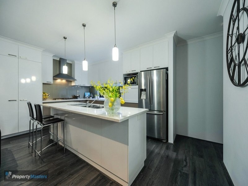 7 Amelia Loop, North Coogee WA 6163