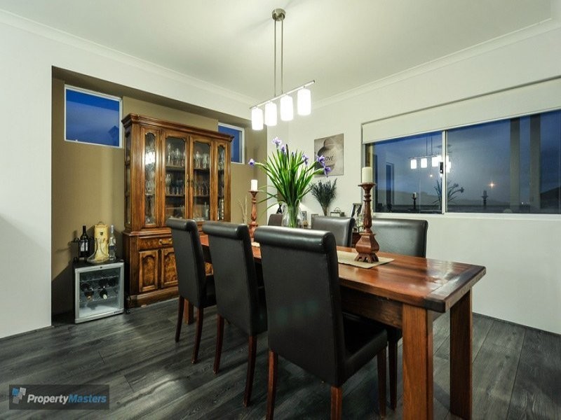 7 Amelia Loop, North Coogee WA 6163