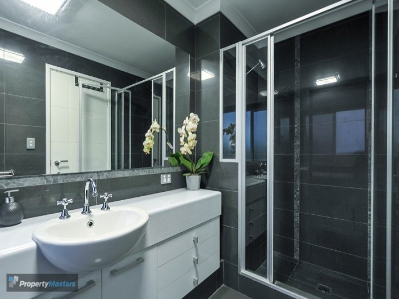 7 Amelia Loop, North Coogee WA 6163