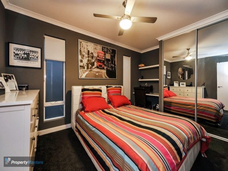 7 Amelia Loop, North Coogee WA 6163