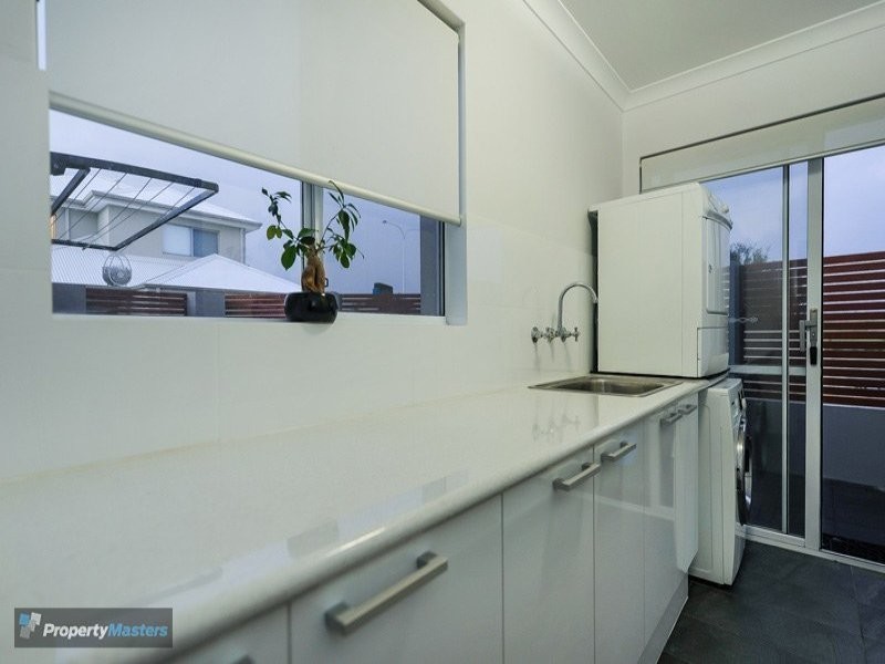 7 Amelia Loop, North Coogee WA 6163