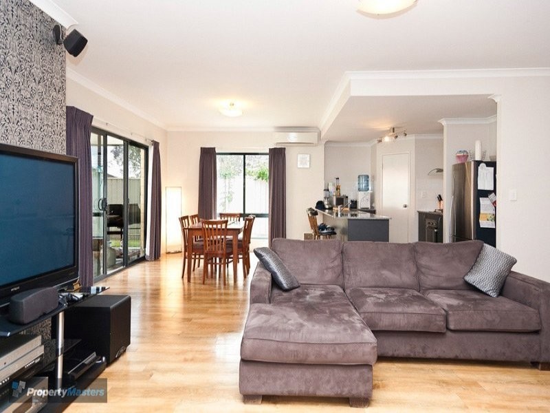 25 Johnson Street, Redcliffe WA 6104