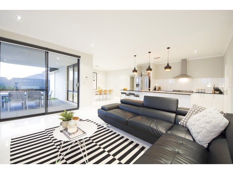 12 Hestercombe Way, Landsdale WA 6065