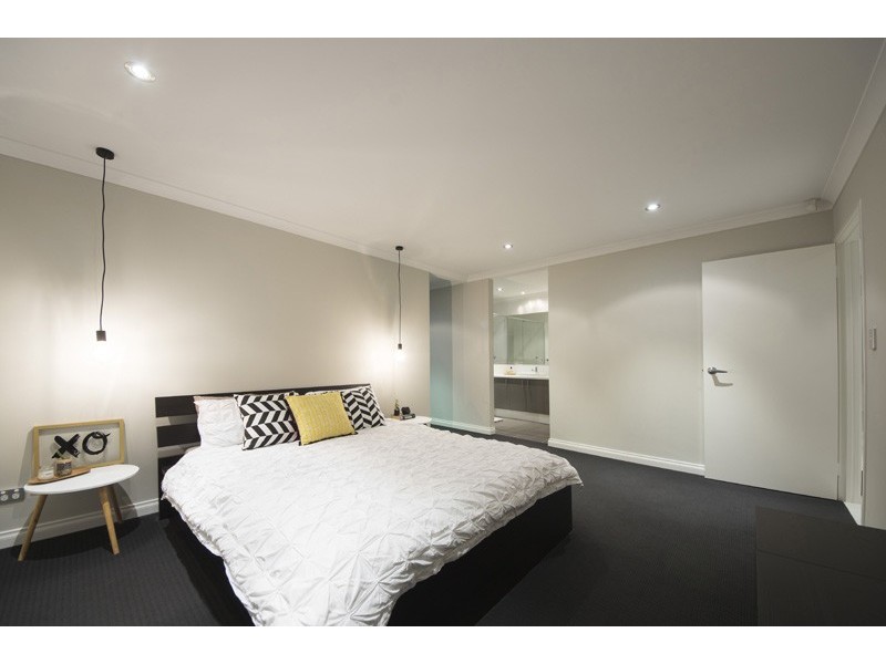 12 Hestercombe Way, Landsdale WA 6065