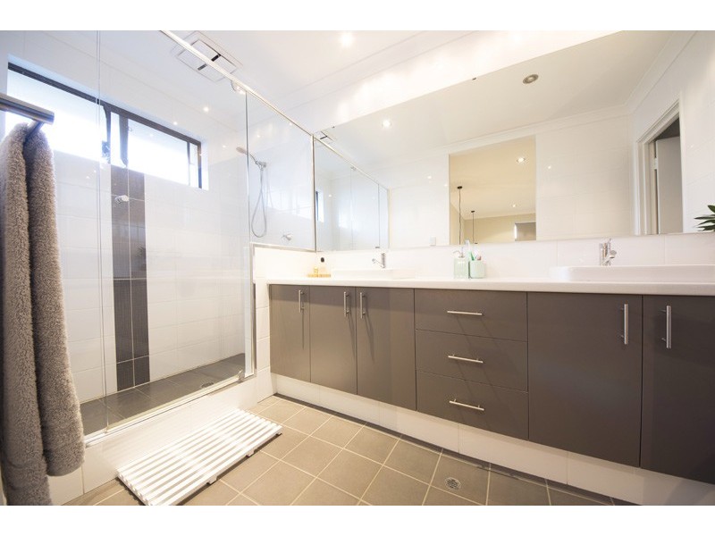 12 Hestercombe Way, Landsdale WA 6065